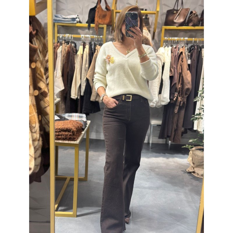 Broş Detaylı Triko